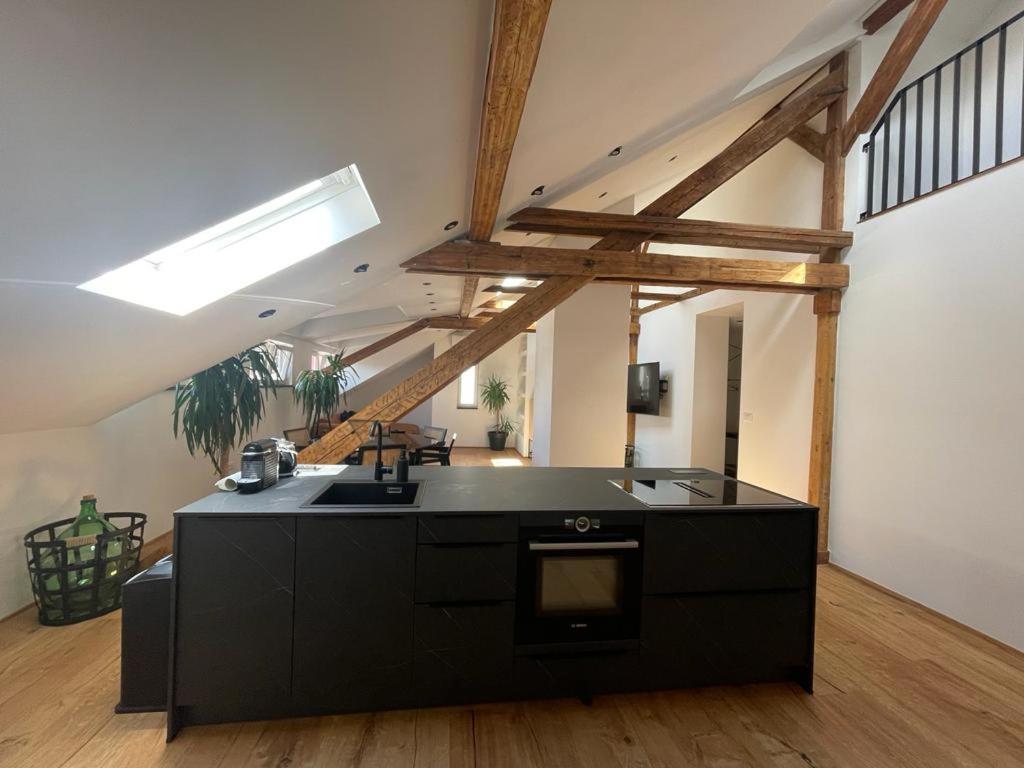 Split Rooftop Loft Luaran gambar