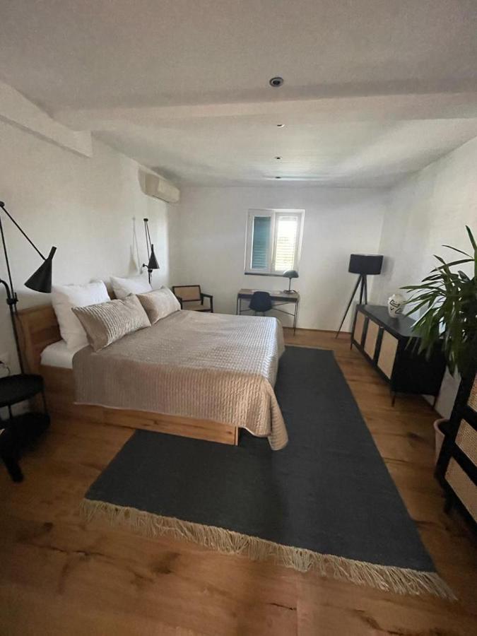 Split Rooftop Loft Luaran gambar