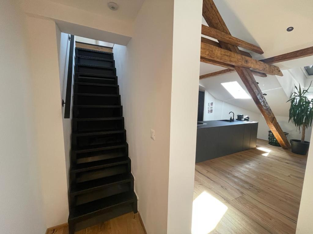 Split Rooftop Loft Luaran gambar