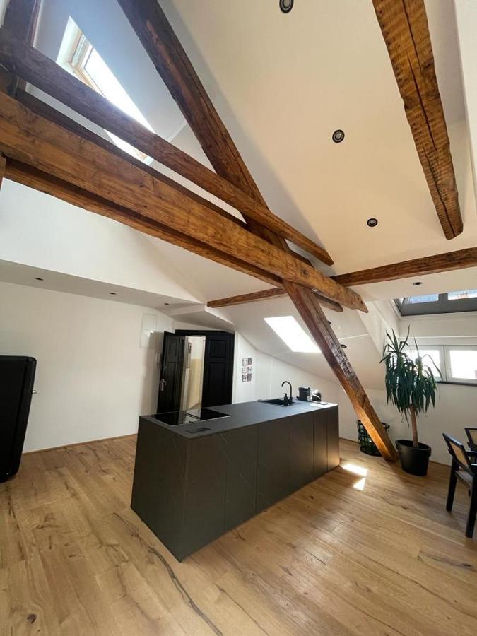 Split Rooftop Loft Luaran gambar